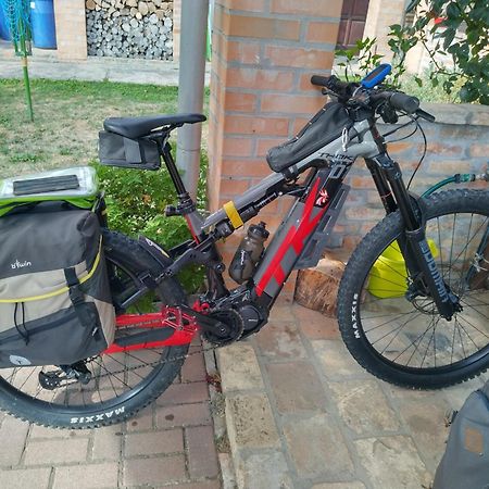 Bike Stop Duna Dunaszentmiklós المظهر الخارجي الصورة