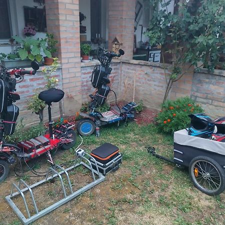 Bike Stop Duna Dunaszentmiklós المظهر الخارجي الصورة